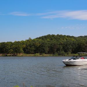 Take your boat out on Lake Eufaula during your adventure at Arrowhead State Park. Photo by Lori Duckworth/Oklahoma Tourism.
