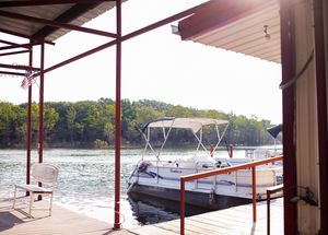 Have some fun on the water with the RoadTripOK team as they ride water trikes at Sequoyah State Park and dive into some unique pizzas before heading back to the park's lodge for the night.