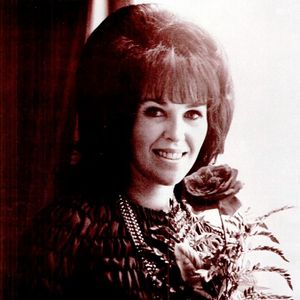This photo appeared in an ad for Wanda Jackson's single "A Woman Lives for Love"  in the March 1970 issue of Billboard magazine.