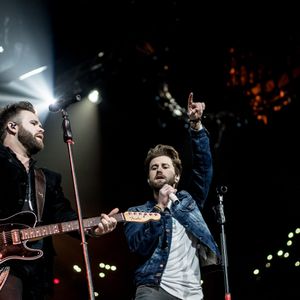 The Swon Brothers performing at Memphis Fed Ex Forum on Carrie Underwood STORYTELLER Tour
