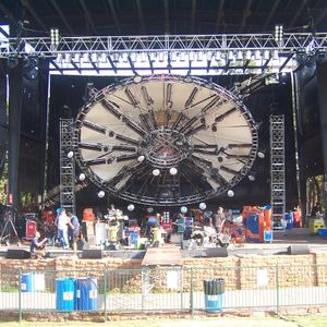 The Flaming Lips set up their UFO for a show at Oklahoma City's Zoo Amphitheatre.