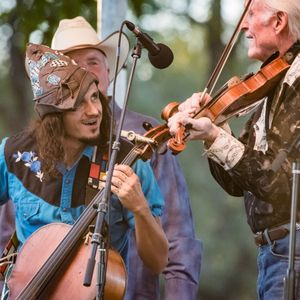 Byron Berline performs with Rushard Eggleston at the 2016 Oklahoma International Bluegrass Festival in Guthrie