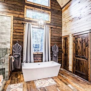 State of Luxury: Amazing Cabin Stays in Southeast Oklahoma | TravelOK ...