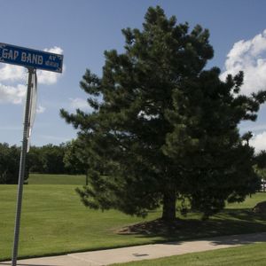 A sign for GAP Band Avenue appears on the Oklahoma State University Tulsa campus.