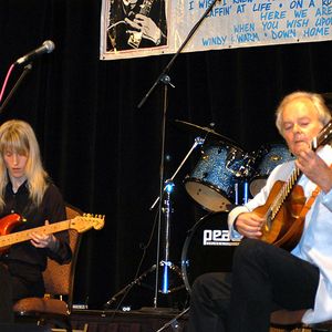 Mason Williams performing with Zoe McCullough in 2004