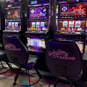 lucky star casino login