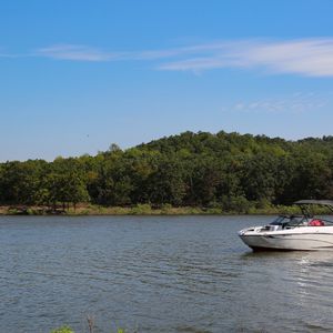 Take your boat out on Lake Eufaula during your adventure at Arrowhead State Park. Photo by Lori Duckworth/Oklahoma Tourism.