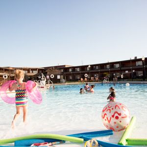 Swimming pool at the Sequoyah State Park Lodge. Photo by Megan Rossman.