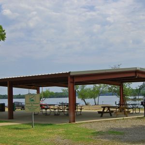 A full view of the picnic pavilion within the Snowdale Area at Grand Lake State Park.