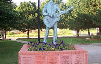 ITIN Woody Guthrie Statue