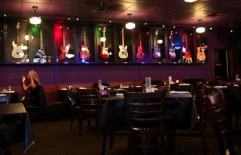 ITIN Two Frogs Grill