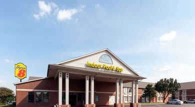 Super 8 Motel Tulsa Downtown-East