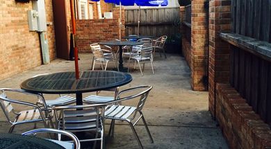 Logie's on the Corner