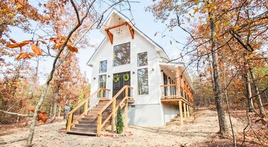 Holder Hill Honeymoon Cabin