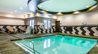 Comfort Inn & Suites Moore