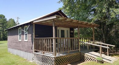 Pondside Cabins & RV Park