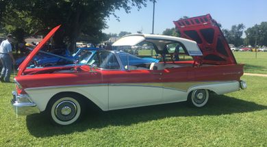 Ridin' Grand & Good Vibrations Car Show