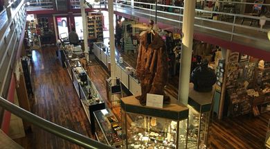 Broadway Antiques & Uniques