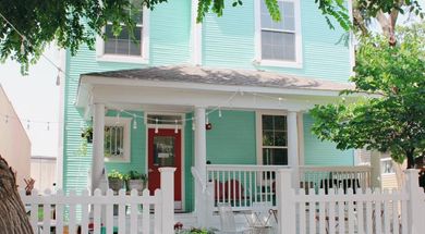 Katiebug's Sips & Sweets