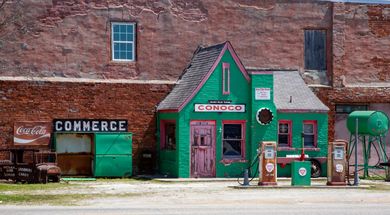 Allen's Conoco Fillin' Station