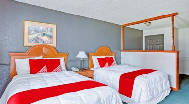 OYO Townhouse Tulsa Woodland Hills