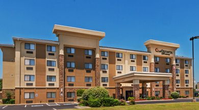 La Quinta Inn & Suites