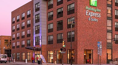 Holiday Inn Express & Suites Downtown Tulsa