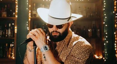 Carin León in Concert