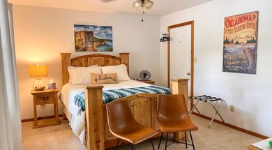 Maggie May Nostalgic Cabin at Tenkiller