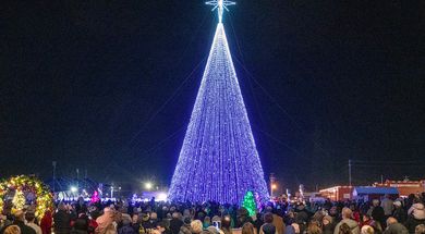 The One is decorated with hundreds of lights synchronized to live music.