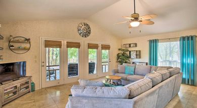 Lakehouse Getaway at Serenity Sands