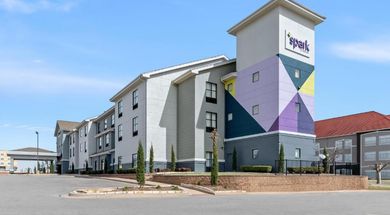 Spark by Hilton Shawnee