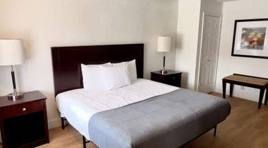 Airport Inn & Suites - Tulsa
