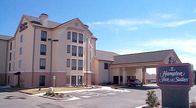Hampton Inn & Suites Woodland Hills