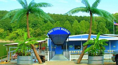 Pine Cove Marina & Clearwater Cafe