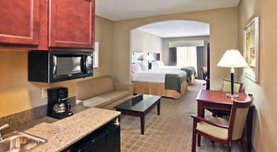 Holiday Inn Express & Suites