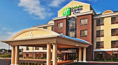 Holiday Inn Express Hotel & Suites