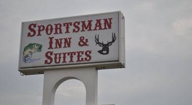 Sportsman Inn & Suites