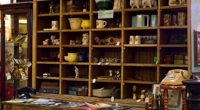 Antique Avenue Market