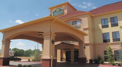 La Quinta Inn & Suites