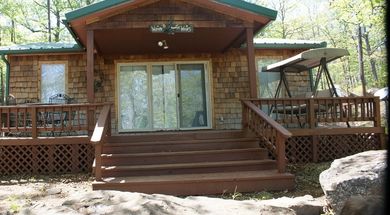 Pettit Mountain Lakeview Cabin