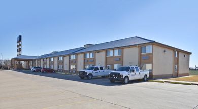 Baymont by Wyndham Blackwell I-35