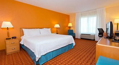 Fairfield Inn & Suites