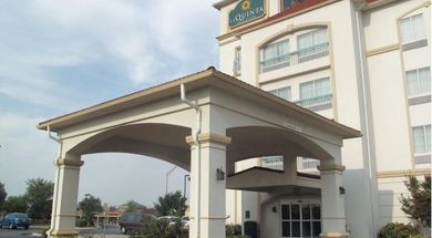 La Quinta Inn & Suites