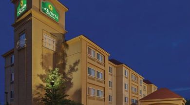 La Quinta Inn & Suites