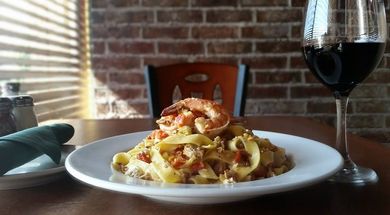 Moni's Pasta & Pizza