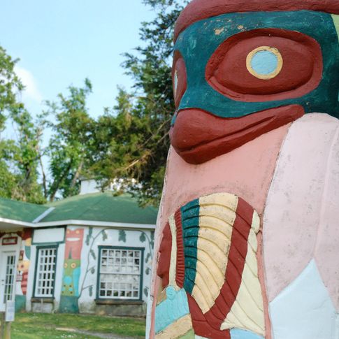 On the National Register of Historic Places, Totem Pole Park in Chelsea provides an opportunity for visitors to view the world's largest concrete totem pole while traveling Route 66.