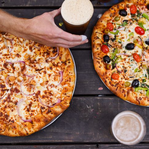 Dig in to a pie at Grateful Head Pizza in Hochatown.