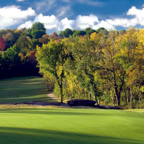 The Cherokee Hills Golf Club located at the Hard Rock Hotel & Casino near Tulsa offers 18 challenging holes in beautiful surroundings.