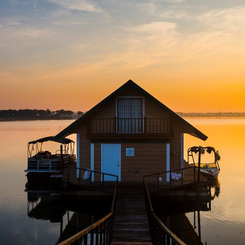 The amazing sunset views over Lake Murray are reason enough to book a few nights at Lake Murray Floating Cabins. They are also conveniently located next to everything Lake Murray State Park has to offer.